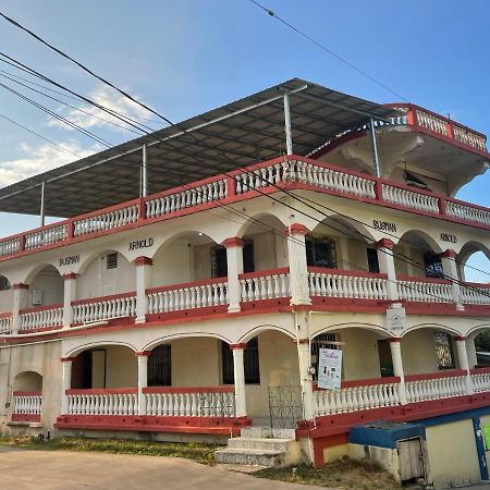 Arnold'S Guest House San Ignacio Exterior photo